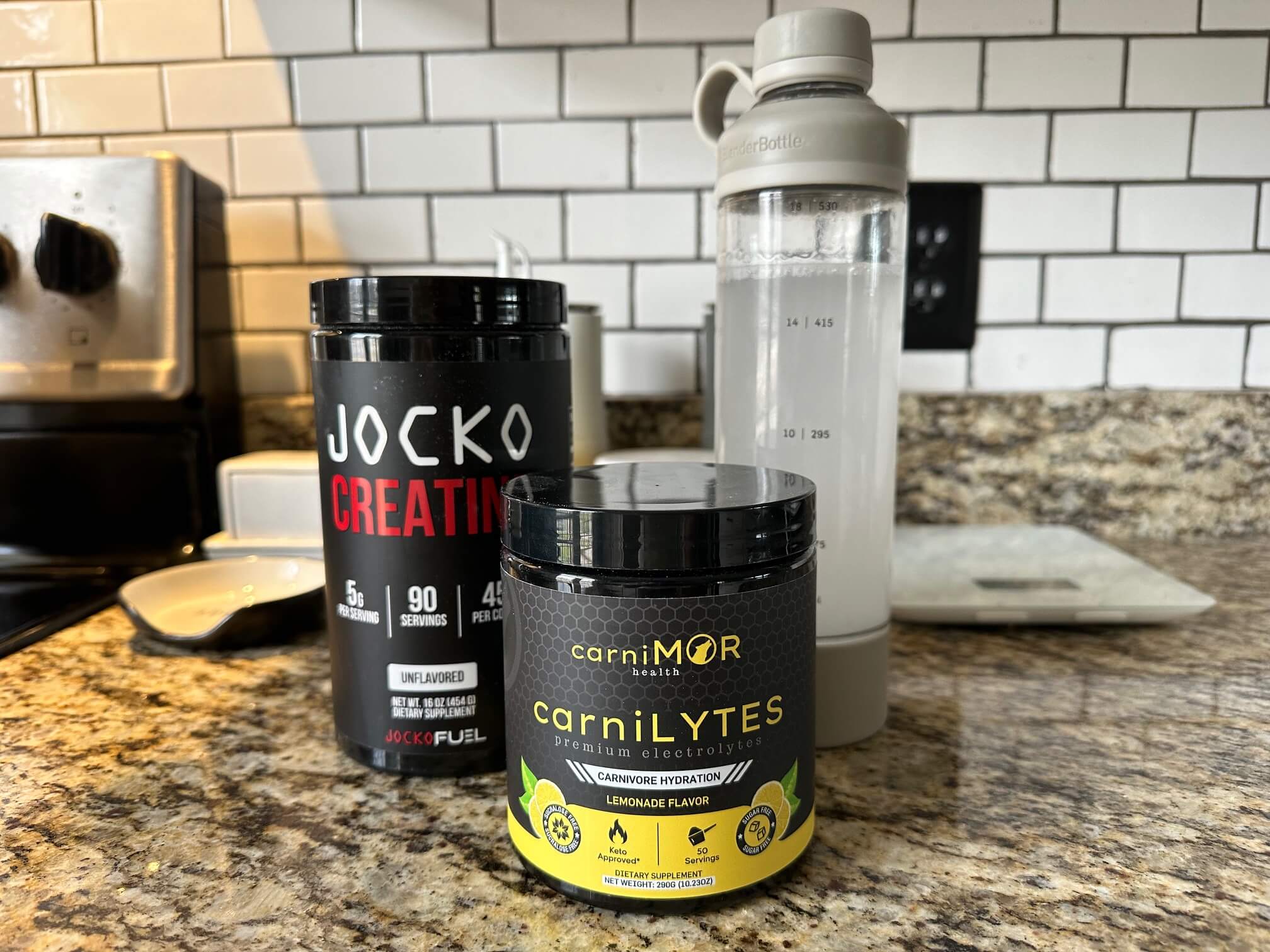 carnilytes and creatine powder mix